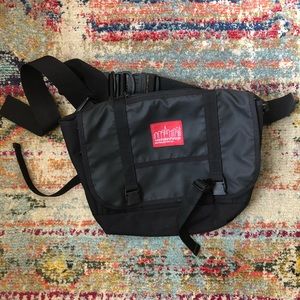 Manhattan Portage “NY MINUTE MESSENGER BAG”